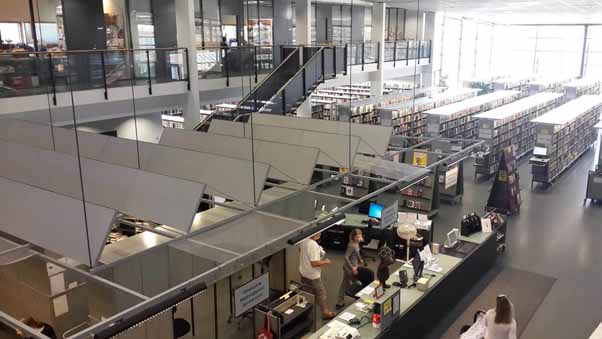 סיור מקצועי במבנה הספרייה החדש ב PORVOO בתכנון האדריכל Tuomo Siitonen